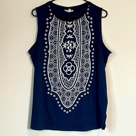 Dana Buchman Tops - Dana Buchman Dark Blue Tank Top with Intricate White Design - Size: Large